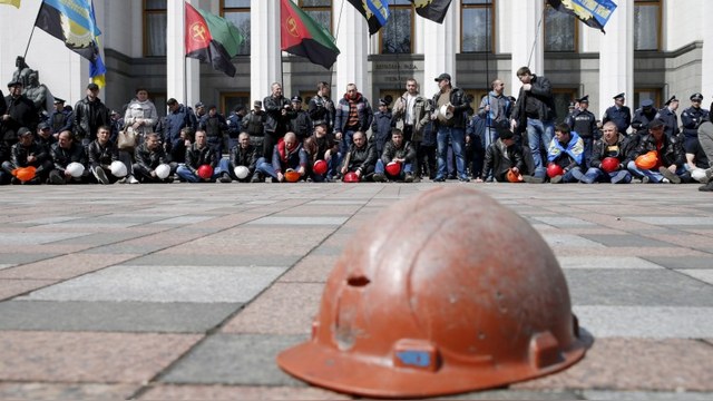 Financial Times: Украинский дефолт ударит по Европе сильнее греческого
