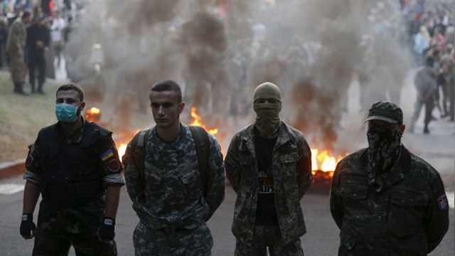 Times: Киев вынужден бороться со своими же фашистами