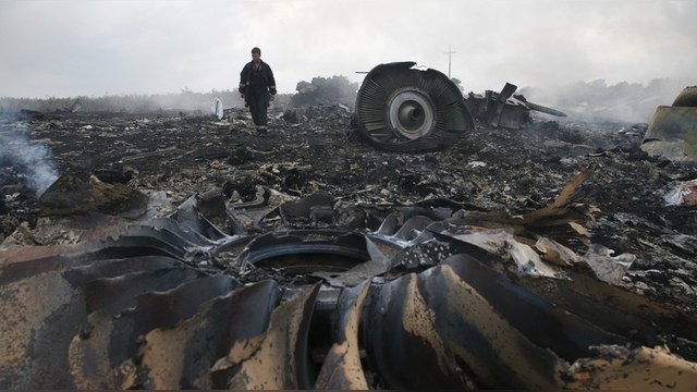 Telegraph: Родственники пассажиров MH 17 выставили «счет» Стрелкову