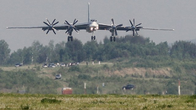 Aerobuzz.fr: Полувековые Ту-95 остаются кошмаром для НАТО