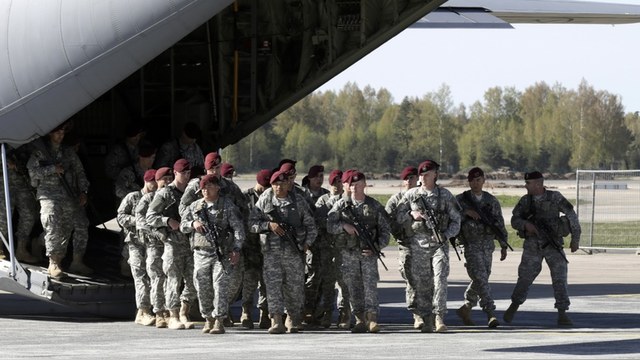 Politico: Военные базы НАТО в Прибалтике спасут Европу от «агрессии Путина»