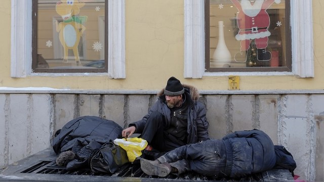 La Croix: Из-за экономического кризиса в России образовались «новые бедные»