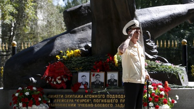 RFE: СМИ заставили россиян «простить» властям трагедию «Курска»