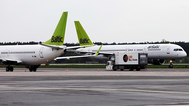 DELFI: За пьянку экипаж AirBaltic сменит самолет на норвежскую тюрьму