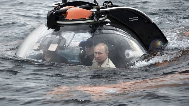 Путин в батискафе напомнил Daily Mail бондовского злодея
