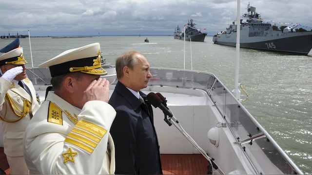 Newsweek: Своим «плавучим музеем» России НАТО не запугать