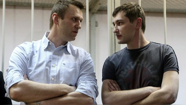В колонии брат Навального подтягивает английский и физическую форму 