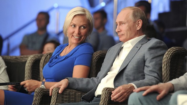 HNGN: Интернет взволнован появлением Путина в обществе чемпионки-блондинки 