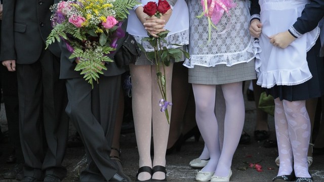 CSM: В российских школах усилились поборы, а детям не хватает на цветы