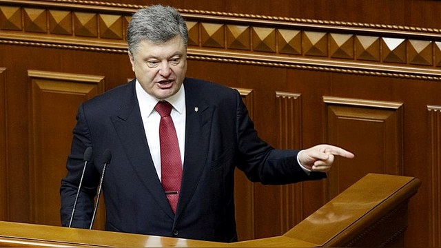 Подробности: Украина ввела санкции против 1 700 россиян