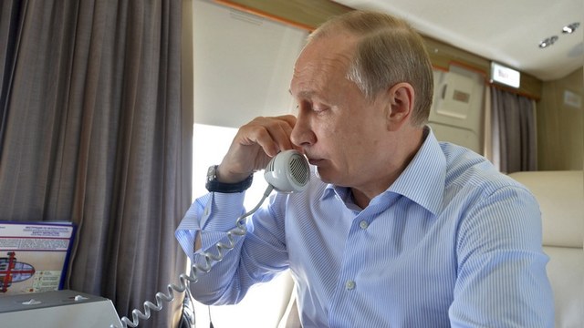 Times: Элтона Джона разыграли звонком от «Путина»