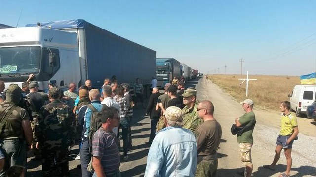 Меджлис и «Правый сектор» начали «продуктовую блокаду» Крыма