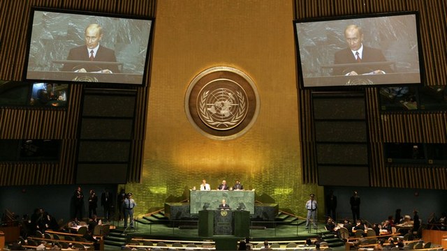 Financial Times: Путин не Хрущев - он не станет в ООН стучать башмаком по столу