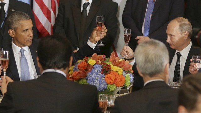 NY Mag: Путин и Обама чокнулись розовым, но напряжение не спало