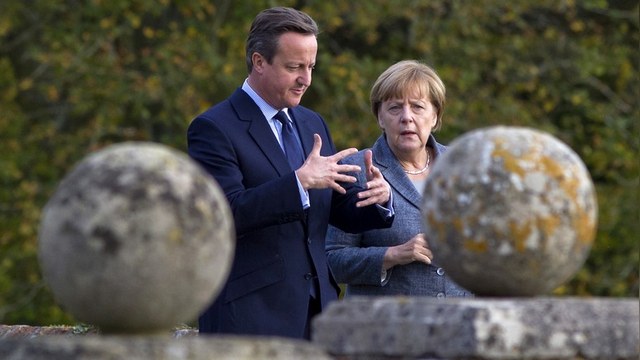 FT: Кэмерон отпраздновал 49-летие с Меркель, обсуждая санкции против РФ
