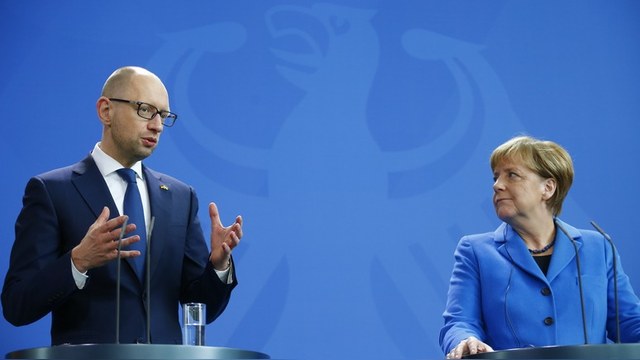Bloomberg: Меркель против смягчения санкций, но с ней согласны уже не все