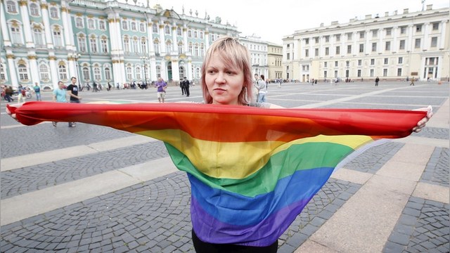 КПРФ предлагает штрафовать за признание в гомосексуальности, но только мужчин