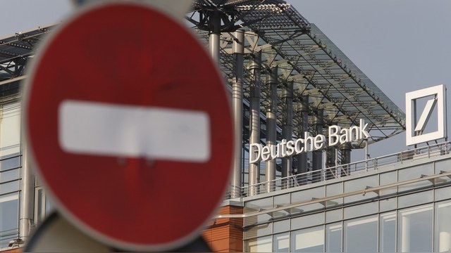 FT: Вашингтон заподозрил Deutsche Bank в нарушении антироссийских санкций