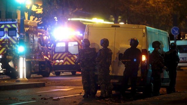 Десятки убитых в результате взрывов и стрельбы в Париже