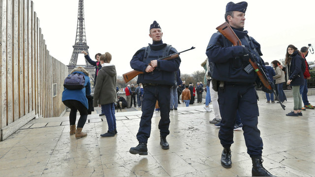 Le Figaro: Французская полиция вышла на сирийский след в парижских терактах