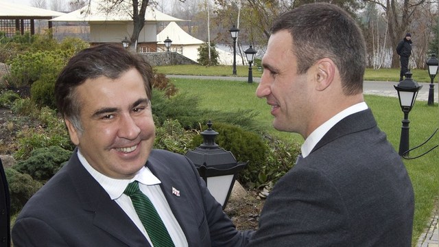 УНН: Саакашвили заранее поздравил Кличко с победой на выборах мэра Киева