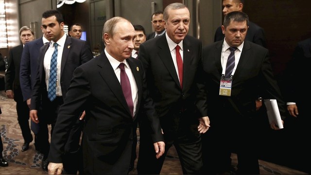 Политолог: Теракты ИГ и газовая стратегия сделали Путина «звездой» G20