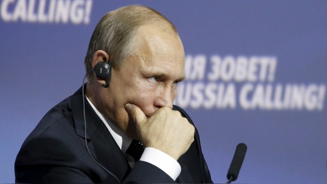 FT: Страсть к оружию и социальным гарантиям обрекает Россию на упадок
