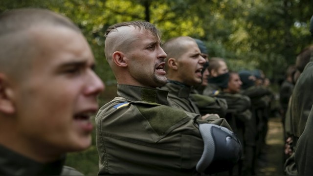 DWN: Украинские неонацисты собрались воевать за США в Сирии