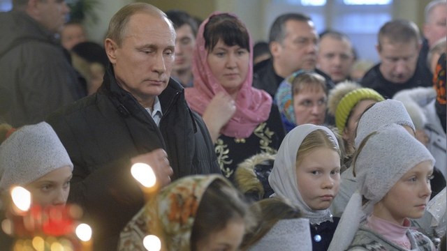 Daily Mail: Путин поставил свечку за успех на Ближнем Востоке 