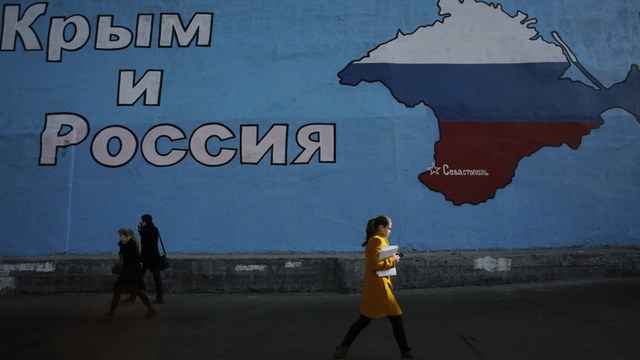 NZZ: Русские свято верят, что «дважды два – пять», а Крым – Россия