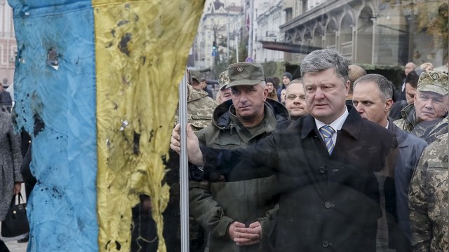 Порошенко: В 2016 году Украина вернет Донбасс и Крым