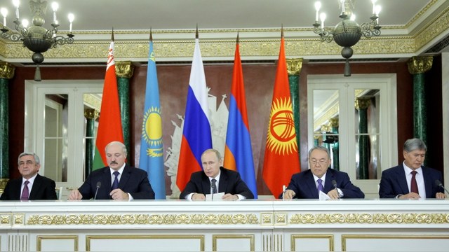 Foreign Affairs: Слабая экономика мешает России укрепиться в Средней Азии