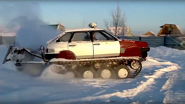 TF1: Изобретательный россиянин собрал танк из Lada Samara