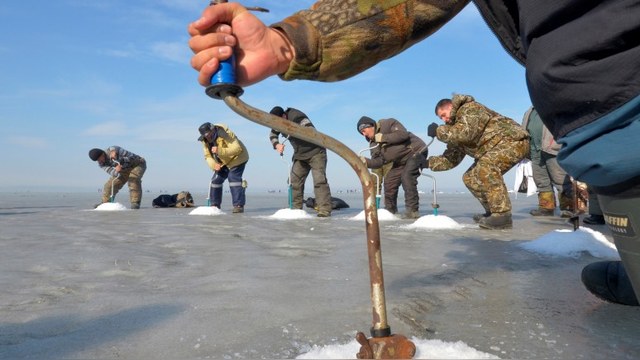 Guardian удивился стойкости русских рыбаков