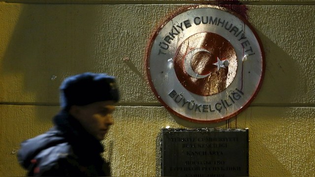 Hürriyet: Убийца российского пилота появился на похоронах в Турции