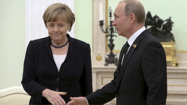 Немецкий журналист: Путин демонизирует беженцев, чтобы избавиться от Меркель