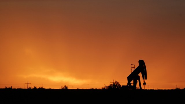 Bloomberg: В 2016 году цены на нефть вырастут почти на 50%