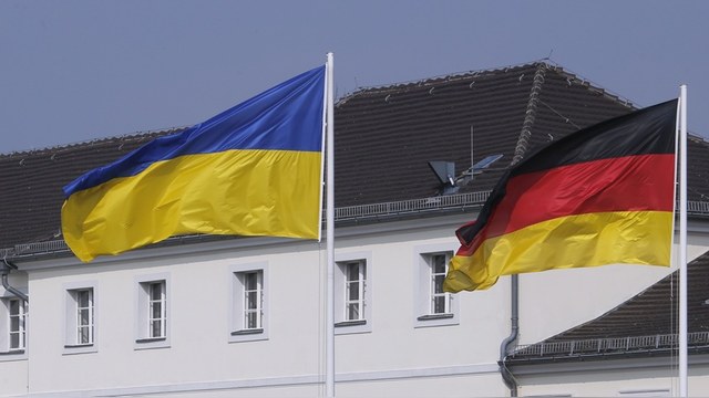 Bloomberg: Германия призвала Украину прийти с Россией к компромиссу по долгу