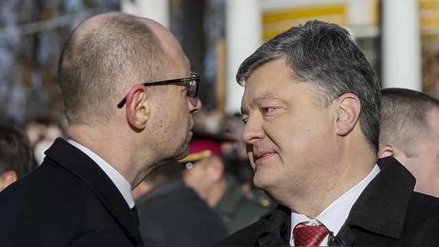 Порошенко призвал «бессменного» Яценюка подать в отставку