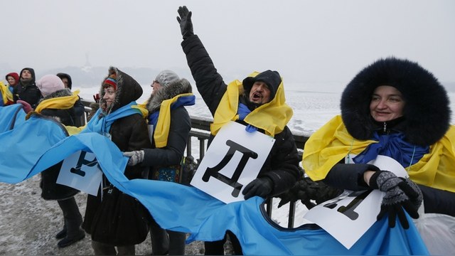 Мнение The Guardian об украинском кризисе: Нужно смотреть шире