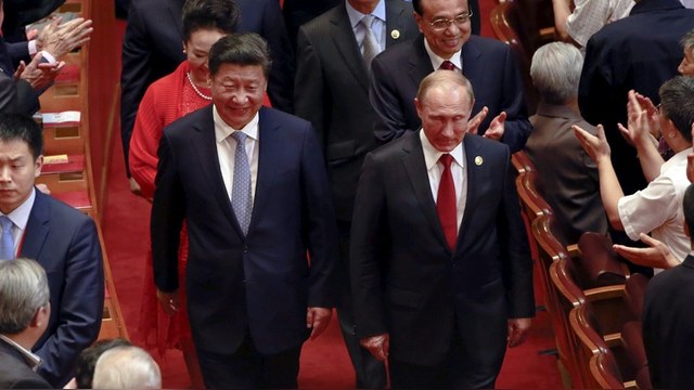 NZZ: Китай идет к величию с помощью экономики, а Россия – войны