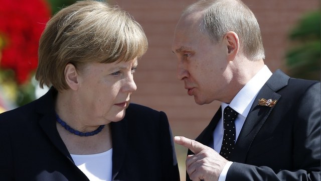 Sunday Times: Берлин уверен, что Кремль взял Ангелу Меркель «на мушку»