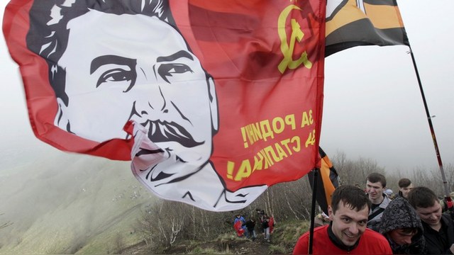 Independent: Тень Сталина нависла над Россией
