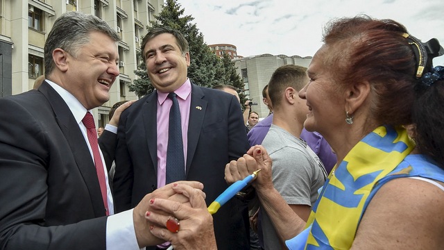 Le Temps: В неравной борьбе с коррупцией Украина уповает на Саакашвили