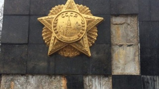 Во Львове вандалы повредили Монумент славы