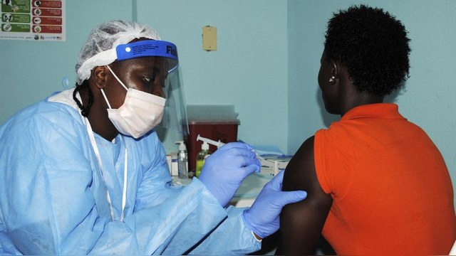 Africaguinée.com: В Гвинее испытают российскую вакцину от вируса Эбола