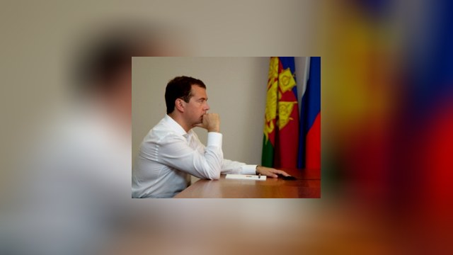 Медведев начал увольнять за пожары 
