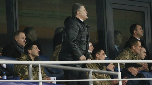 Корреспондент: Порошенко вооружил сборную Украины по футболу