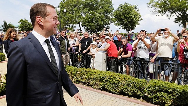 Киев возмущен «несогласованным» визитом Медведева в Крым