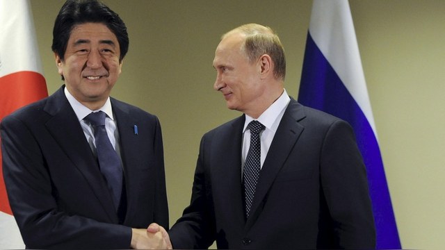 Forbes: Абэ вернул бы Россию в G7 – лишь бы «отдалить» ее от Китая 